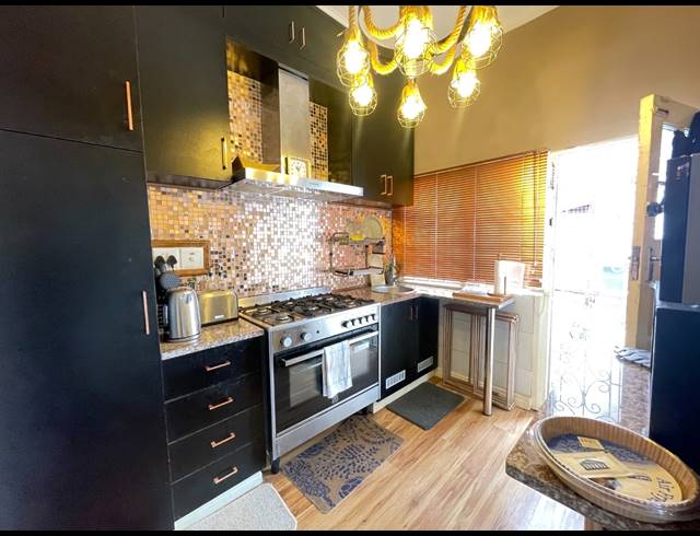 1.5 BEDROOM APARTMENT FOR SALE IN MUSGRAVE